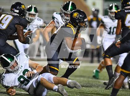 Thumbnail 3 in Alief Hastings vs. Strake Jesuit photogallery.