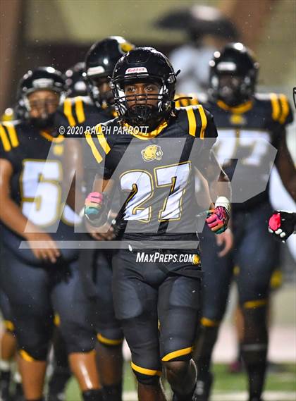 Thumbnail 3 in Alief Hastings vs. Strake Jesuit photogallery.