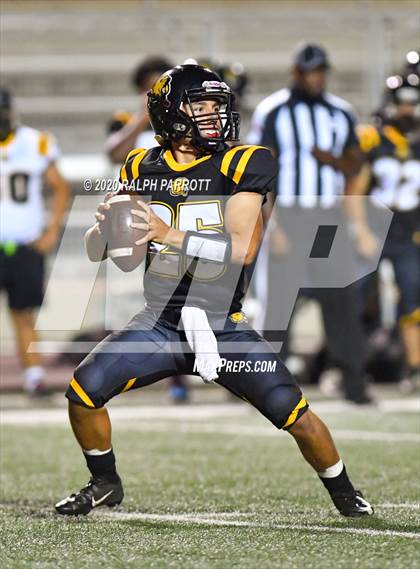 Thumbnail 1 in Alief Hastings vs. Strake Jesuit photogallery.