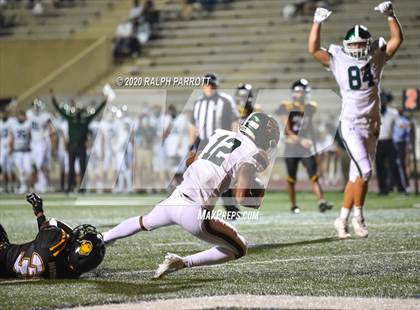 Thumbnail 3 in Alief Hastings vs. Strake Jesuit photogallery.