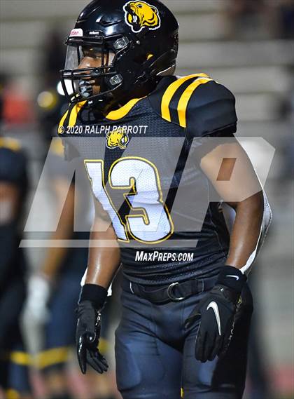 Thumbnail 3 in Alief Hastings vs. Strake Jesuit photogallery.