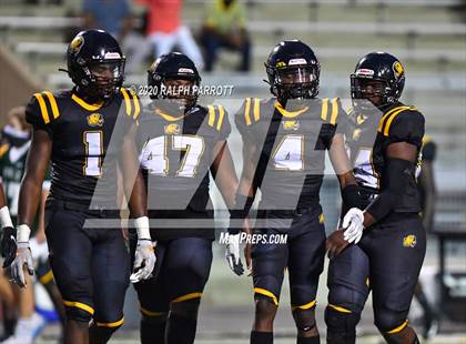 Thumbnail 2 in Alief Hastings vs. Strake Jesuit photogallery.