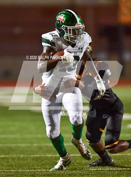 Thumbnail 3 in Alief Hastings vs. Strake Jesuit photogallery.