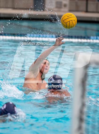 Thumbnail 1 in Mar Vista vs. Valhalla photogallery.