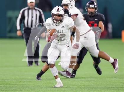Thumbnail 3 in Midland Lee vs. Trinity (UIL Class 6A Area Playoff) photogallery.