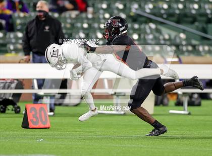 Thumbnail 3 in Midland Lee vs. Trinity (UIL Class 6A Area Playoff) photogallery.