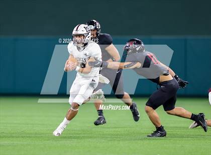Thumbnail 2 in Midland Lee vs. Trinity (UIL Class 6A Area Playoff) photogallery.