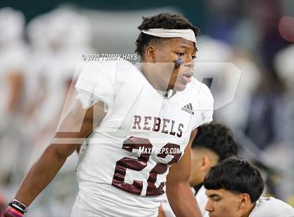 Thumbnail 3 in Midland Lee vs. Trinity (UIL Class 6A Area Playoff) photogallery.