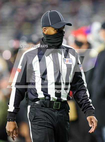 Thumbnail 3 in Midland Lee vs. Trinity (UIL Class 6A Area Playoff) photogallery.