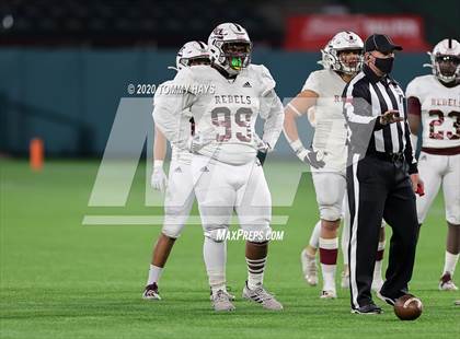 Thumbnail 1 in Midland Lee vs. Trinity (UIL Class 6A Area Playoff) photogallery.