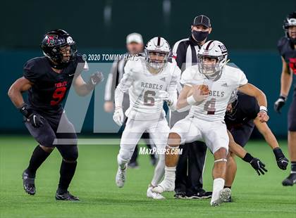 Thumbnail 1 in Midland Lee vs. Trinity (UIL Class 6A Area Playoff) photogallery.