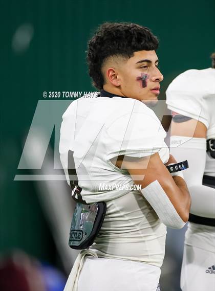 Thumbnail 1 in Midland Lee vs. Trinity (UIL Class 6A Area Playoff) photogallery.