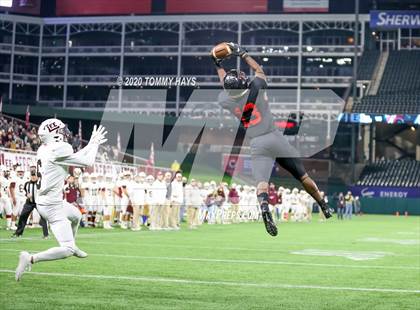 Thumbnail 3 in Midland Lee vs. Trinity (UIL Class 6A Area Playoff) photogallery.