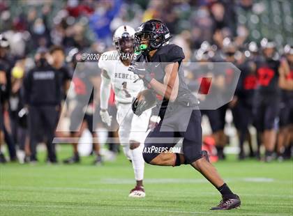 Thumbnail 1 in Midland Lee vs. Trinity (UIL Class 6A Area Playoff) photogallery.