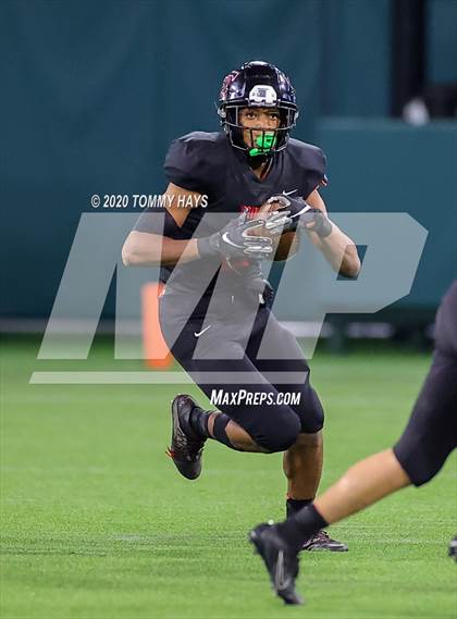 Thumbnail 2 in Midland Lee vs. Trinity (UIL Class 6A Area Playoff) photogallery.
