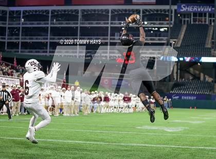 Thumbnail 2 in Midland Lee vs. Trinity (UIL Class 6A Area Playoff) photogallery.