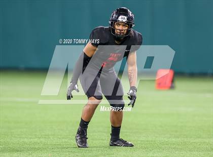 Thumbnail 3 in Midland Lee vs. Trinity (UIL Class 6A Area Playoff) photogallery.