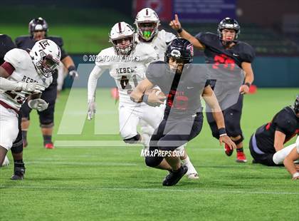 Thumbnail 3 in Midland Lee vs. Trinity (UIL Class 6A Area Playoff) photogallery.