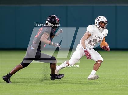Thumbnail 1 in Midland Lee vs. Trinity (UIL Class 6A Area Playoff) photogallery.
