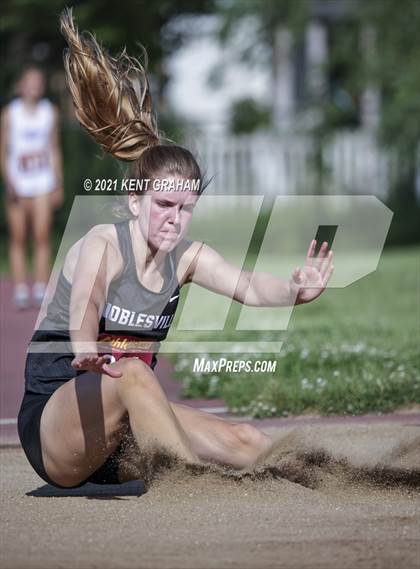 Thumbnail 1 in Lafayette Jefferson (IHSAA Regional) photogallery.