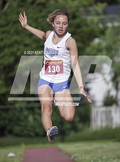Thumbnail 2 in Lafayette Jefferson (IHSAA Regional) photogallery.