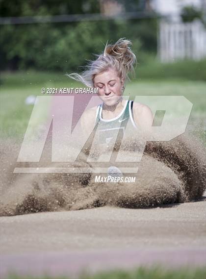 Thumbnail 2 in Lafayette Jefferson (IHSAA Regional) photogallery.