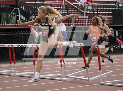 Thumbnail 2 in Lafayette Jefferson (IHSAA Regional) photogallery.