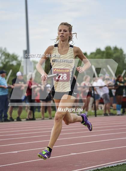 Thumbnail 1 in Lafayette Jefferson (IHSAA Regional) photogallery.