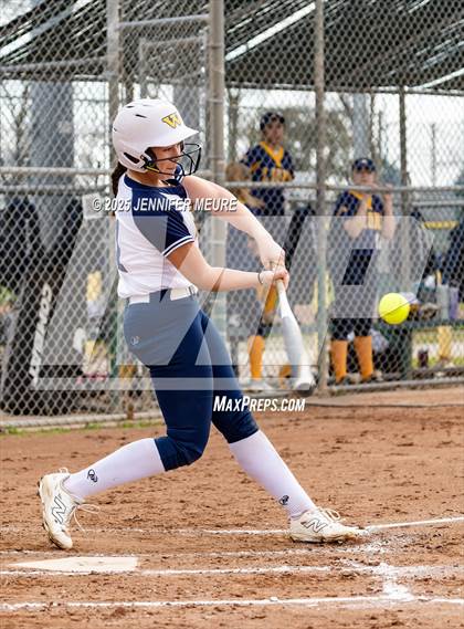 Thumbnail 2 in Big Valley Christian vs. Gregori photogallery.