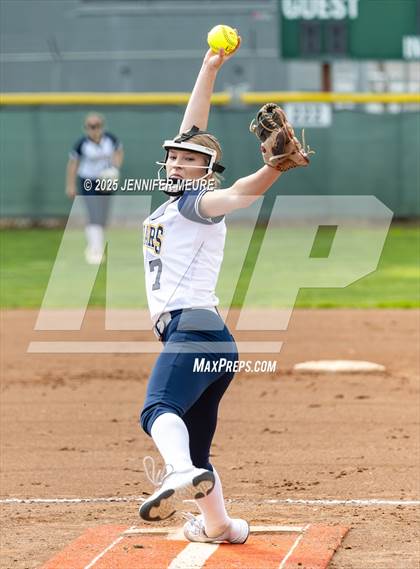 Thumbnail 1 in Big Valley Christian vs. Gregori photogallery.