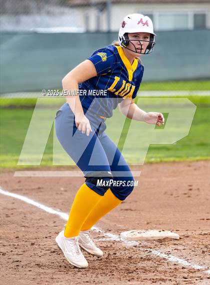 Thumbnail 3 in Big Valley Christian vs. Gregori photogallery.