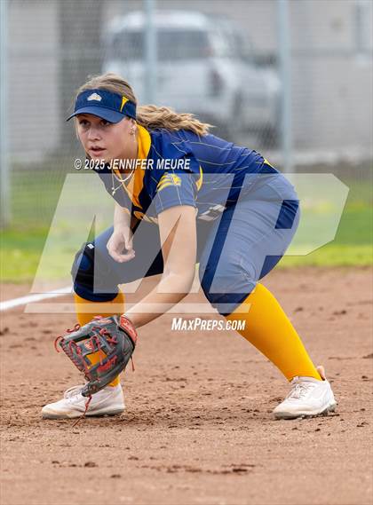 Thumbnail 1 in Big Valley Christian vs. Gregori photogallery.