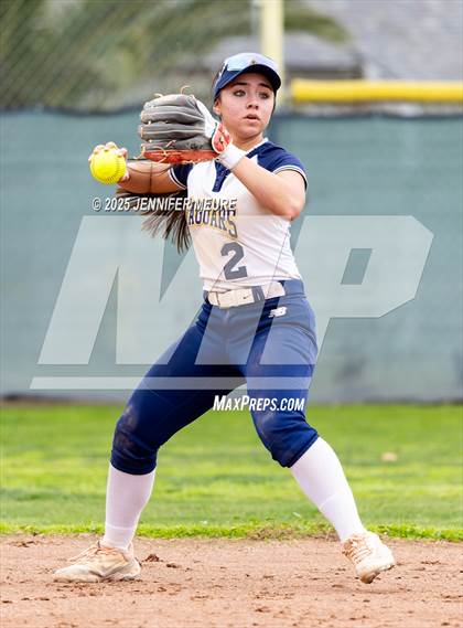 Thumbnail 3 in Big Valley Christian vs. Gregori photogallery.