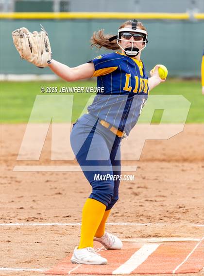 Thumbnail 3 in Big Valley Christian vs. Gregori photogallery.