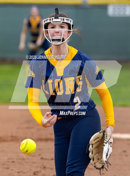 Thumbnail 3 in Big Valley Christian vs. Gregori photogallery.