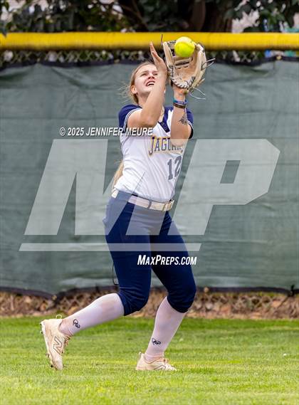 Thumbnail 2 in Big Valley Christian vs. Gregori photogallery.