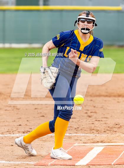 Thumbnail 1 in Big Valley Christian vs. Gregori photogallery.