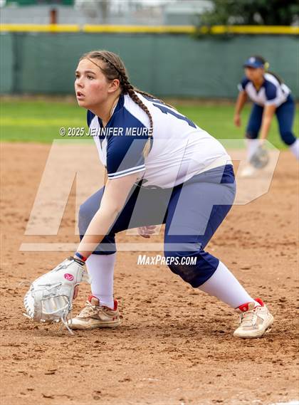 Thumbnail 3 in Big Valley Christian vs. Gregori photogallery.