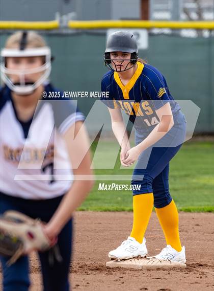 Thumbnail 1 in Big Valley Christian vs. Gregori photogallery.