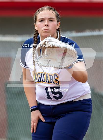 Thumbnail 1 in Big Valley Christian vs. Gregori photogallery.