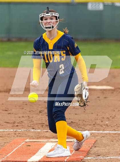 Thumbnail 2 in Big Valley Christian vs. Gregori photogallery.