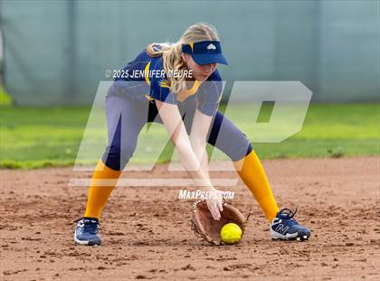 Thumbnail 1 in Big Valley Christian vs. Gregori photogallery.