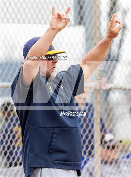 Thumbnail 3 in Big Valley Christian vs. Gregori photogallery.