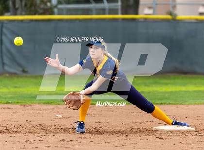 Thumbnail 1 in Big Valley Christian vs. Gregori photogallery.