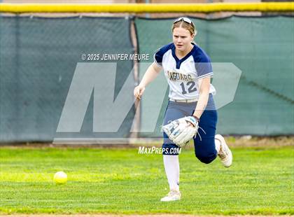 Thumbnail 2 in Big Valley Christian vs. Gregori photogallery.