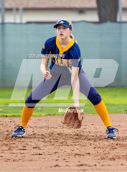 Thumbnail 3 in Big Valley Christian vs. Gregori photogallery.