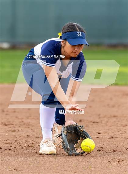Thumbnail 3 in Big Valley Christian vs. Gregori photogallery.