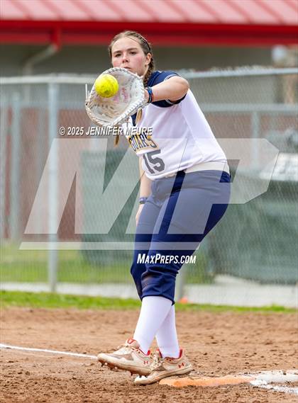 Thumbnail 2 in Big Valley Christian vs. Gregori photogallery.
