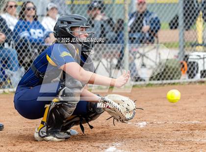 Thumbnail 2 in Big Valley Christian vs. Gregori photogallery.
