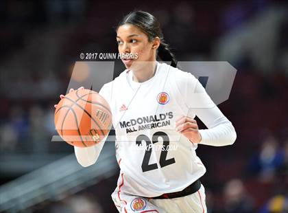 Thumbnail 2 in 40th McDonald's All American Game (East vs. West) photogallery.